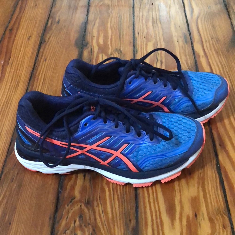 Asics GT-2000 5, Size 7.5